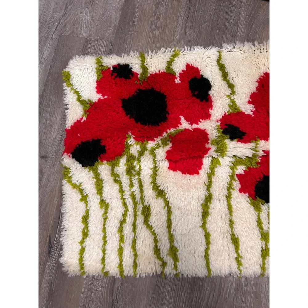 Vintage Hook-It Latch Hook Rug Red Poppy Floral 20x27 Retro Shag Completed